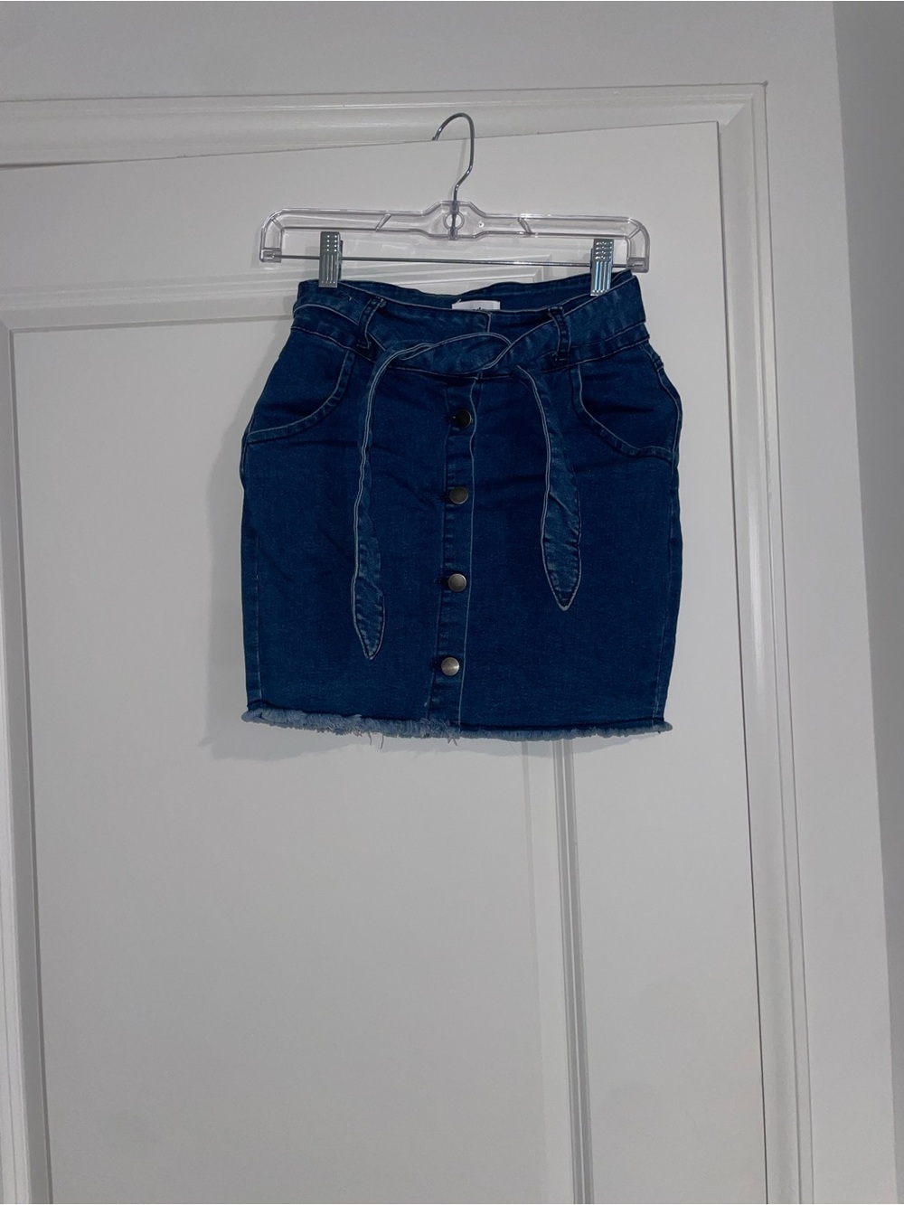superdown Indigo Denim Button-Front Mini Skirt with Self-Tie